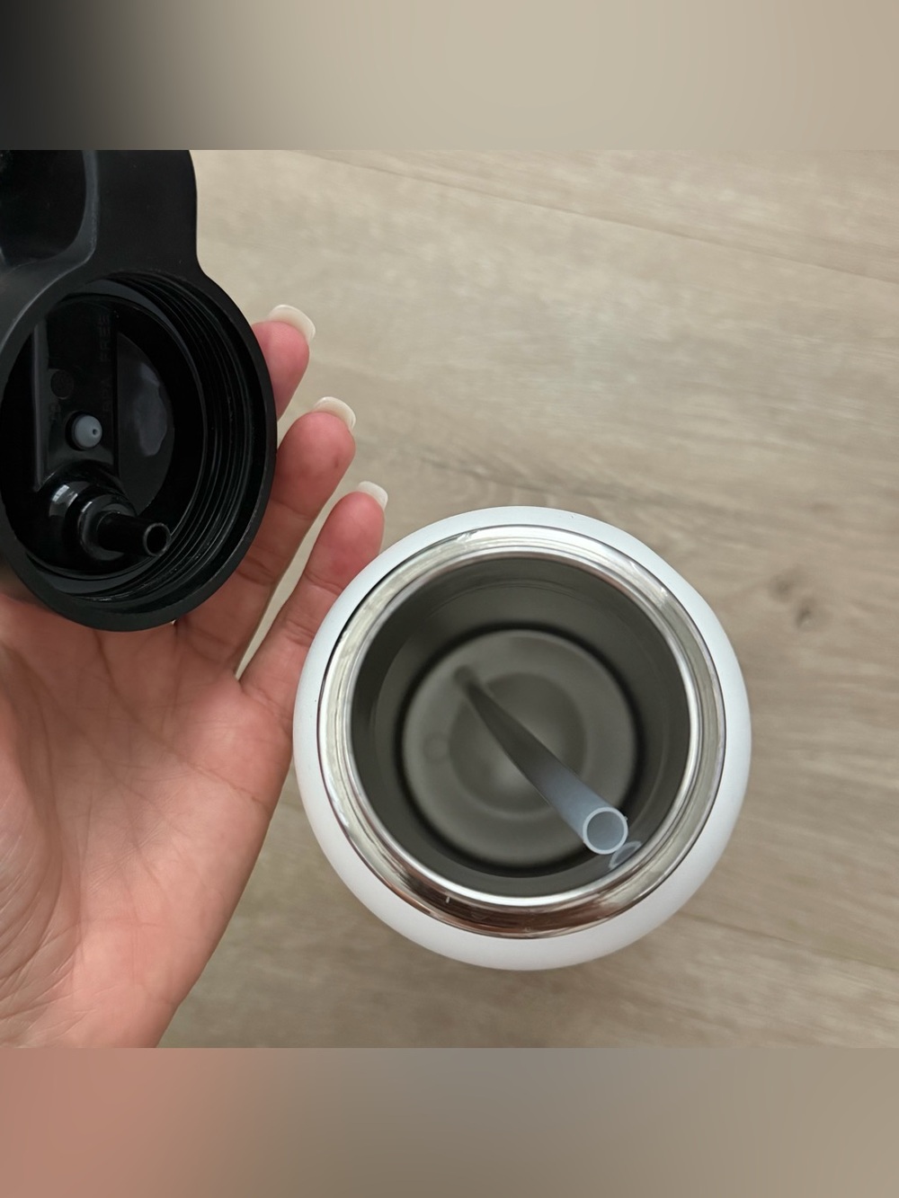 Hydro flask White Waterbottle - Picture 8 of 12
